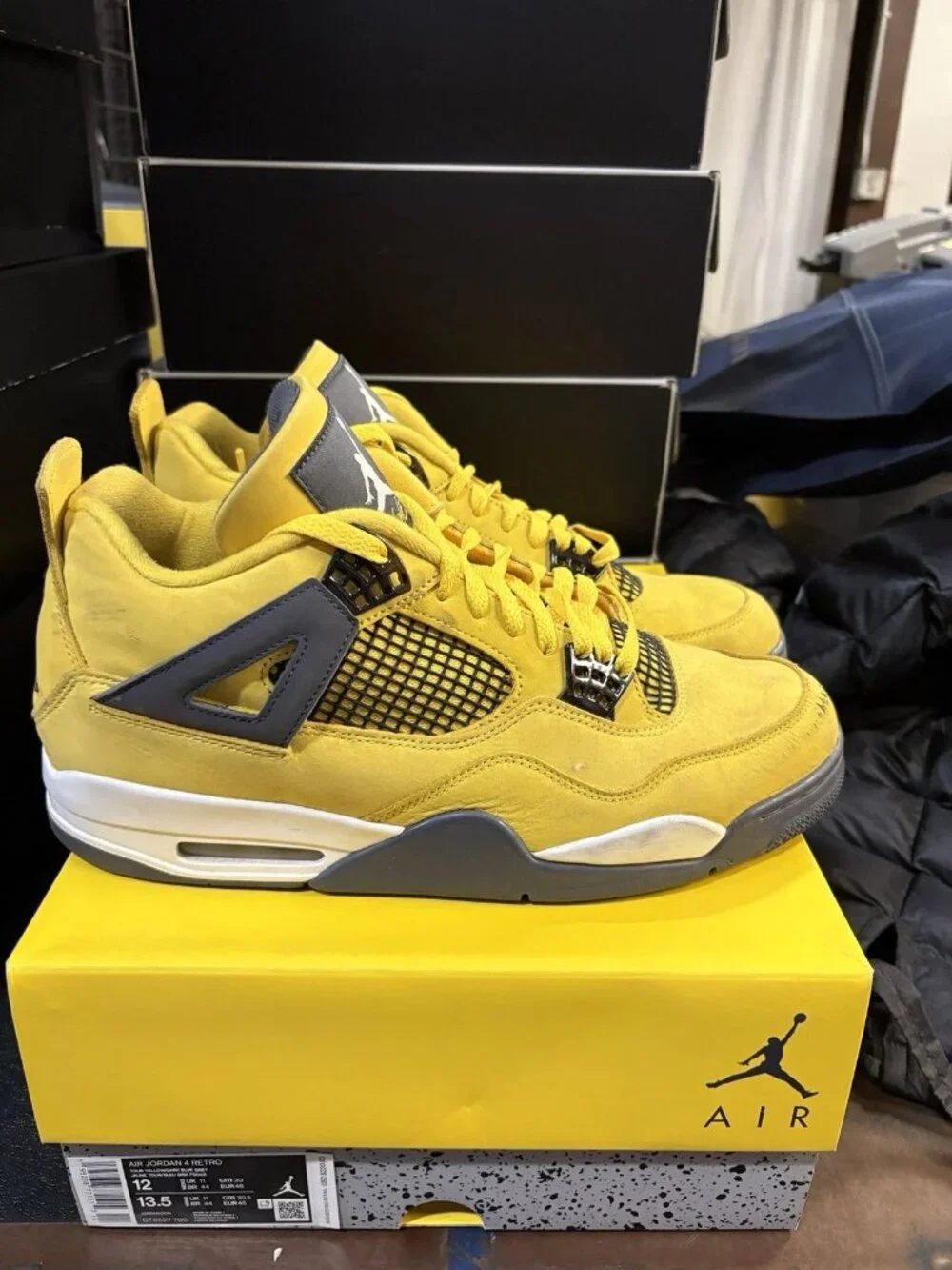 WORN Men’s Air Jordan 4 Retro Lightning CT8527-700 Size 12 WITH BOX